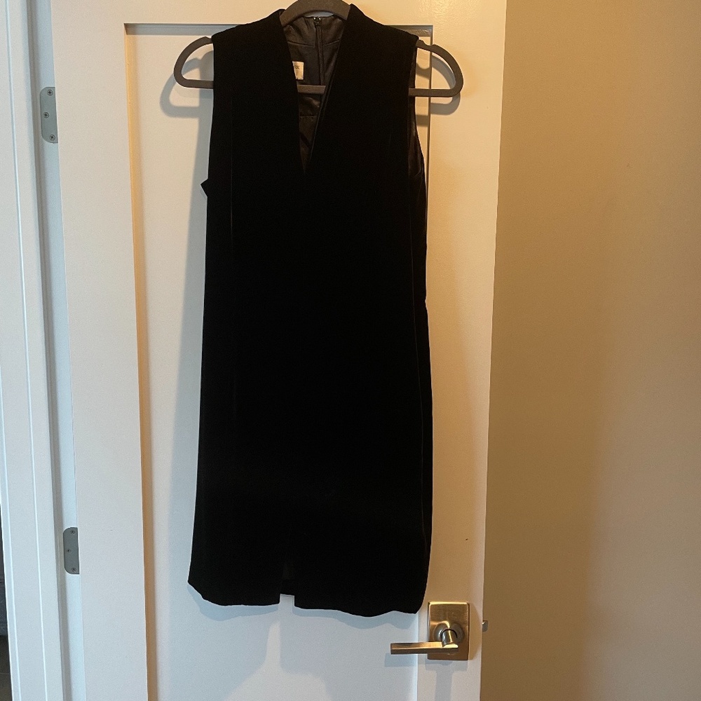 Black Velvet sleeveless dress  Jones of New York